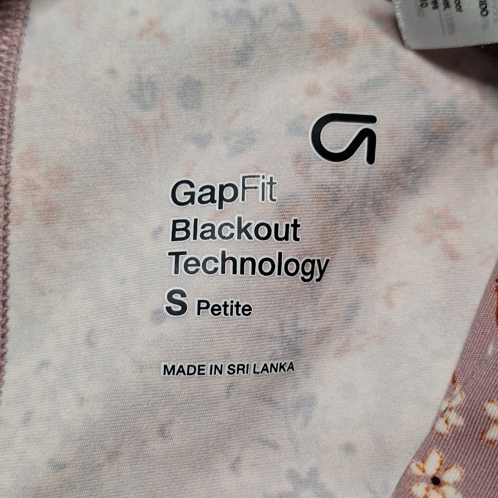 GapFit High Rise Blackout Full Length Leggings in Purple Lavender Floral - Picture 9 of 14